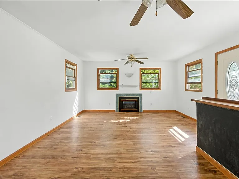 18 Maplewood Dr — Photo 20
