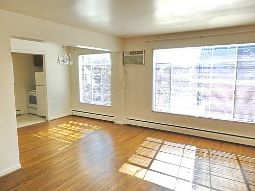 2nd image of 2867 Erie Ave APT 8