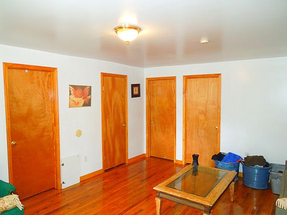 4th image of 70 S Montgomery St #2