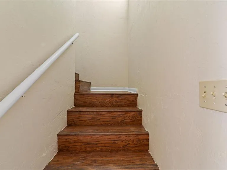 2635 SW 35th Pl #301 — Photo 7