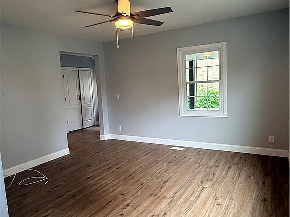 5th image of 152 Canal St