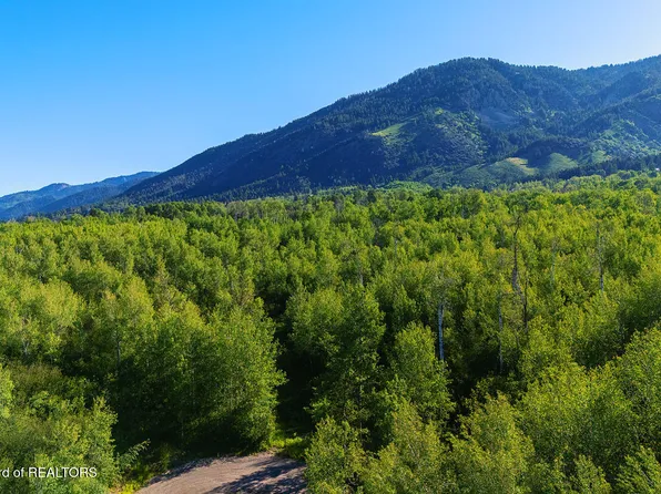 25 Quaking Aspen Way, Etna, WY 83118