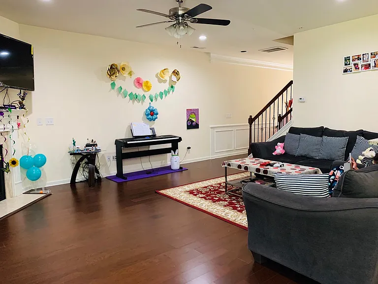 530 Whitworth Ln — Photo 6
