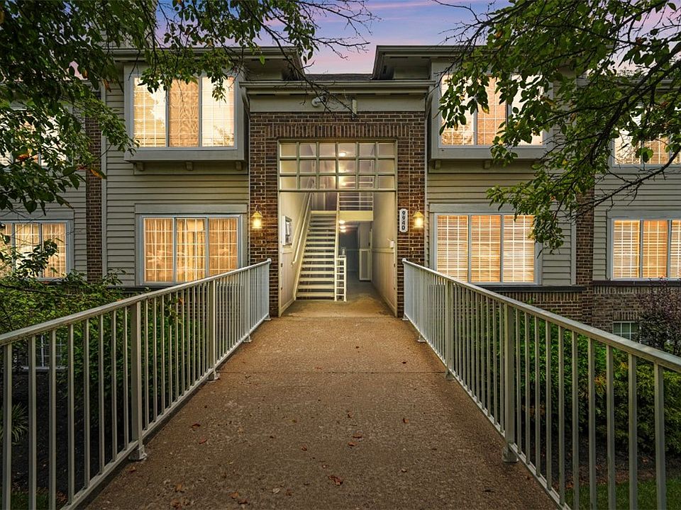 1st image of 9940 Regatta Dr Unit 302