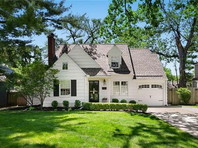 4633 W 70th St, Prairie Village, KS, 66208
