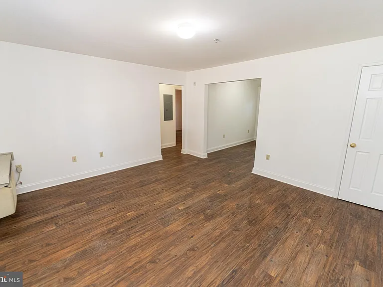 802 Travers St #4 — Photo 11