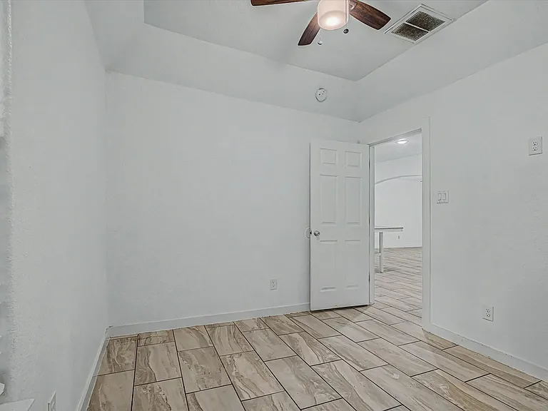 8159 Glenhollow Dr — Photo 26