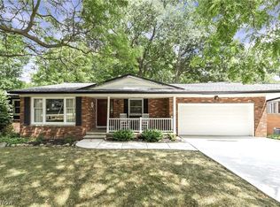7743 Edgewood Ln, Seven Hills, OH 44131