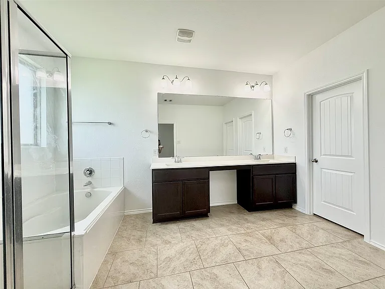 23603 Legano Dr — Photo 16