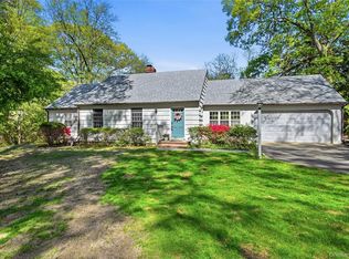 16 Brian Court, Northport, NY 11768