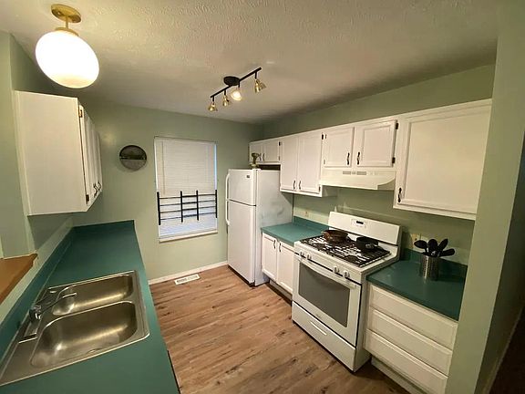 3rd image of 1468 E 123rd St