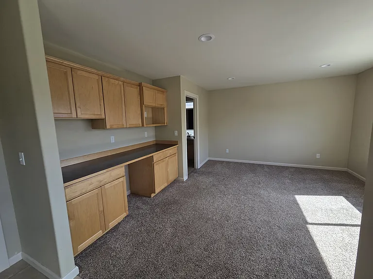 2400 N Ridgeview Ln #1 — Photo 16