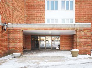 100 Lake Blvd APT 602, Buffalo Grove, IL 60089