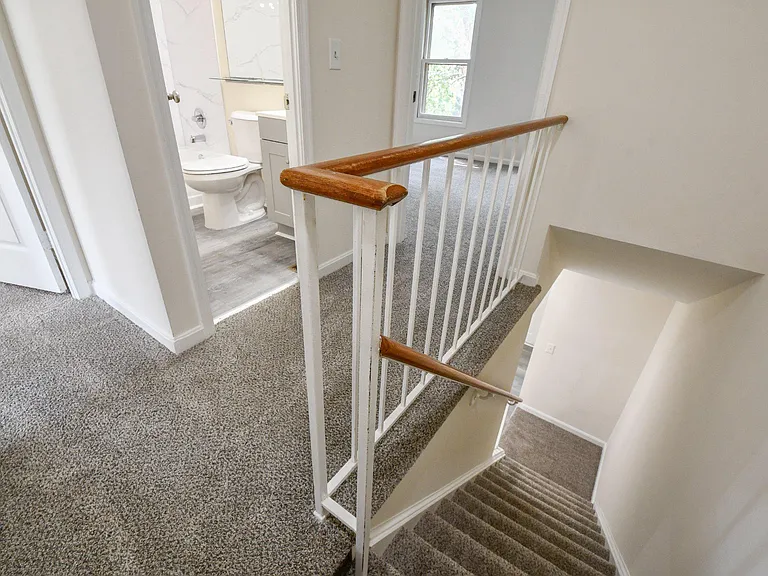 10709 Gideon Ct — Photo 16