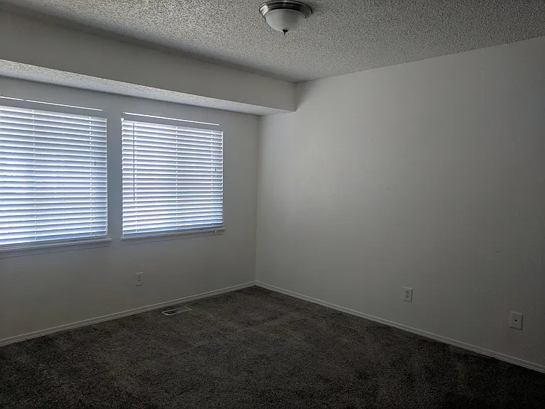 14492 E 47th Ave — Photo 9