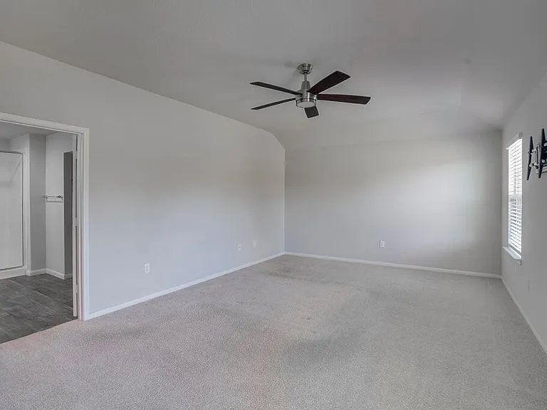13804 Cantarra Dr — Photo 15