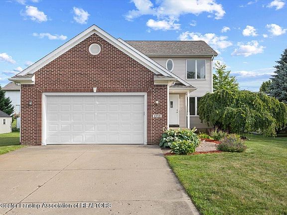 3rd image of 2258 Tiffany Ln