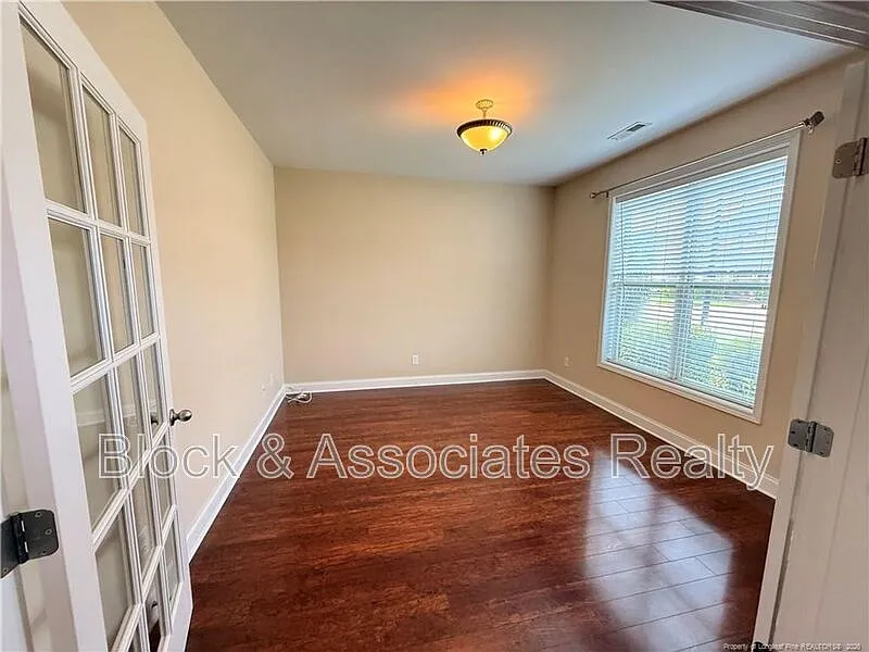 River Bluff — Photo 3