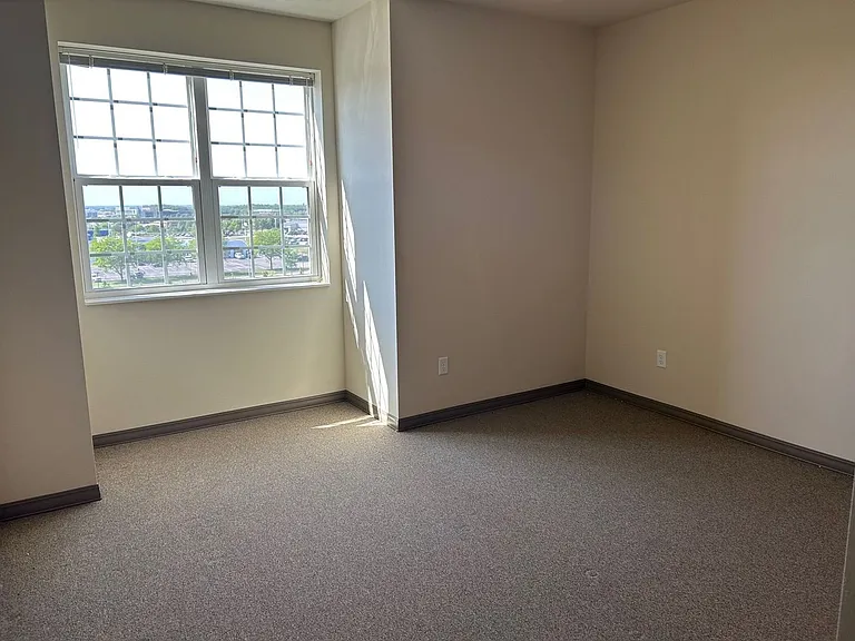 Madison Apartments — Photo 127