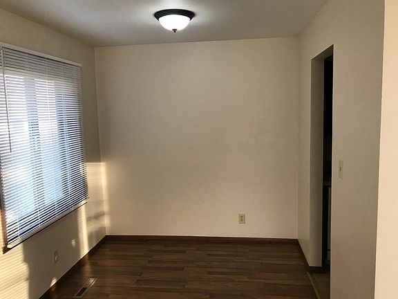 3rd image of 2429 Windridge Ct APT 2