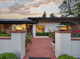 1115 S Oak Knoll Ave, Pasadena, CA 91106