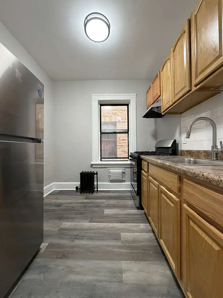 Building Photo - 645 Summer Ave #C4