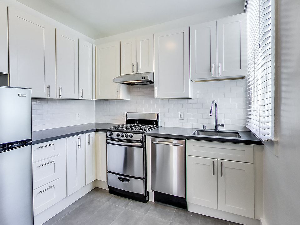 1st image of 916 Pacific Ave APT 2