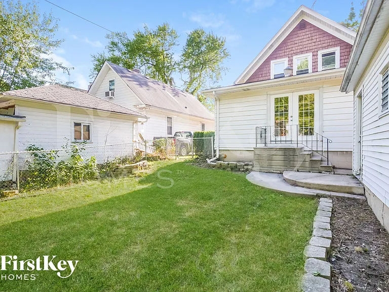 728 Watson St — Photo 15