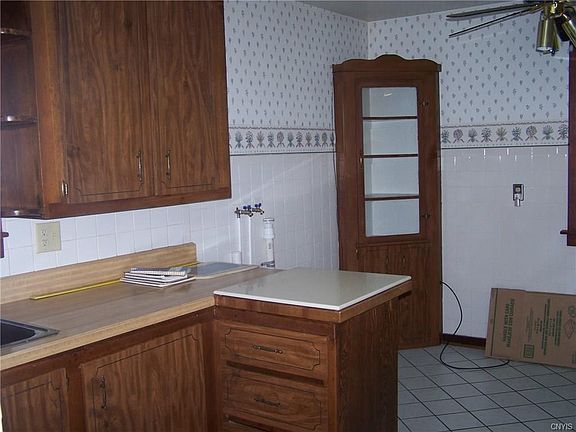 4th image of 24 Lansing Ave