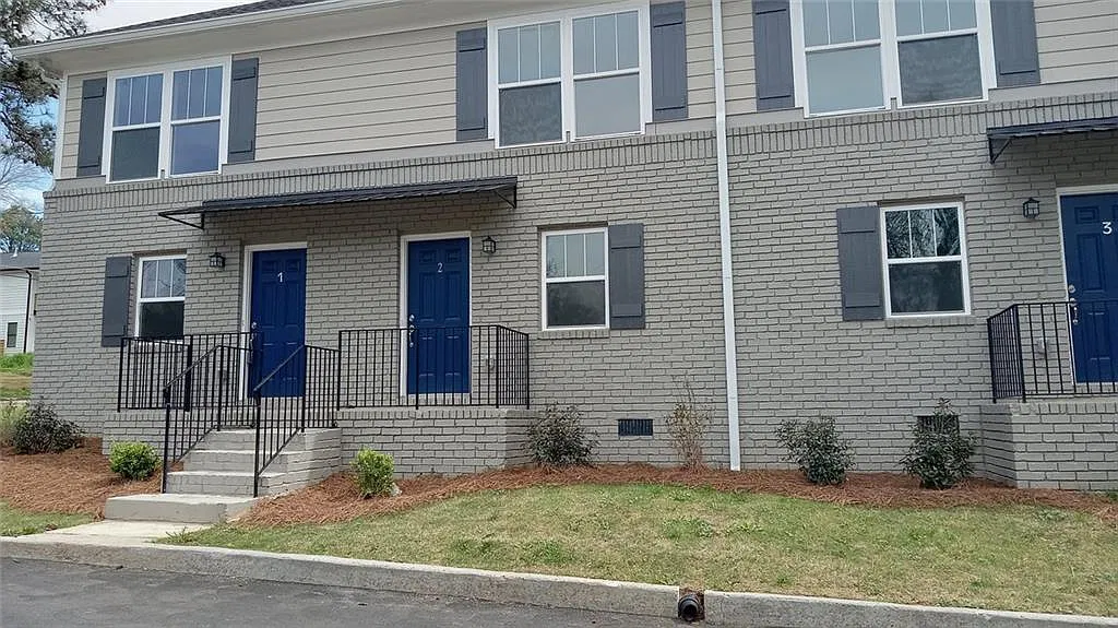2 bed, 1.5 bath, 968 sqft, $1,470 — Photo 1