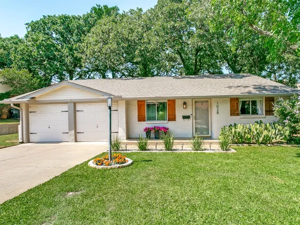 1028 Meadowbrook Dr, Grapevine, TX 76051