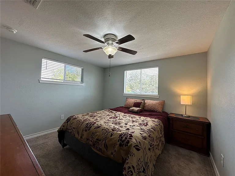 201 Volpe Cir — Photo 15