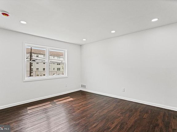 5th image of 835 4th St
