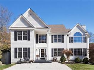 7 Two Rivers Ln, New Milford, CT 06776