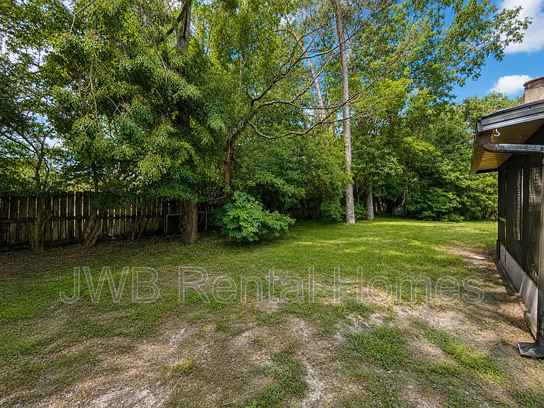 5556 Lofty Pines Cir S — Photo 15