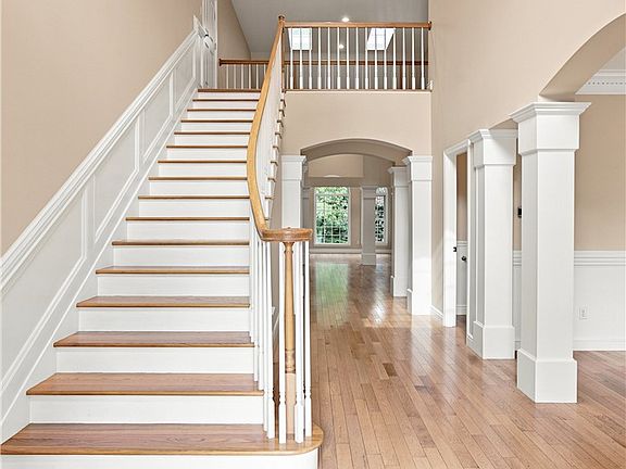 5th image of 204 Saint Ives Way