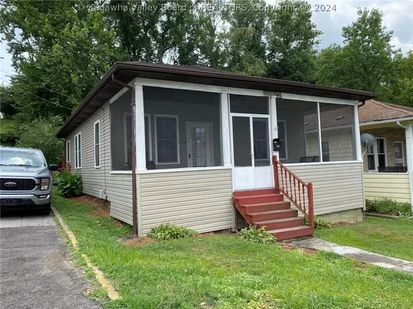 512 Paul St, South Charleston, WV 25303