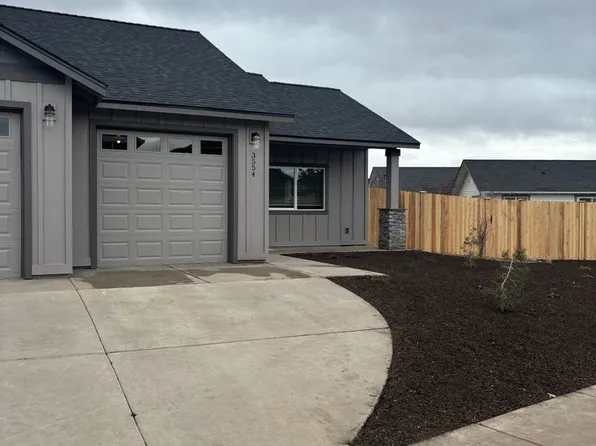 3554 SW 48th Ln, Redmond, OR 97756
