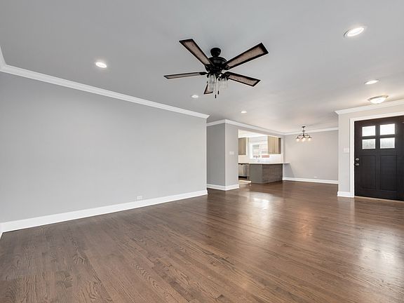 5th image of 923 S Stratford Ave