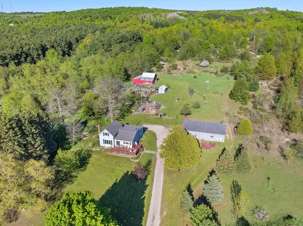 2389 Paul Rose Rd, Frankfort, MI 49635