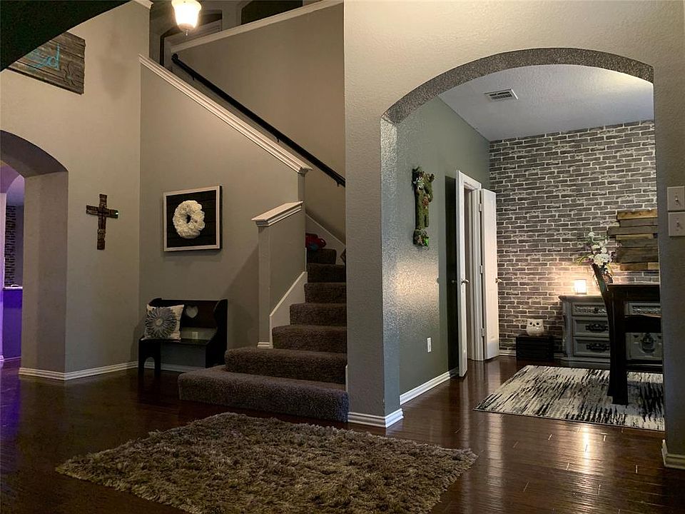 1st image of 516 Braewick Dr