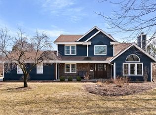 W147N6894 Woodland Dr, Menomonee Falls, WI
