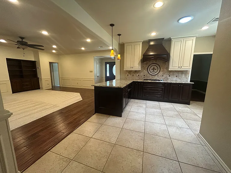 617 Arbor Ct — Photo 4