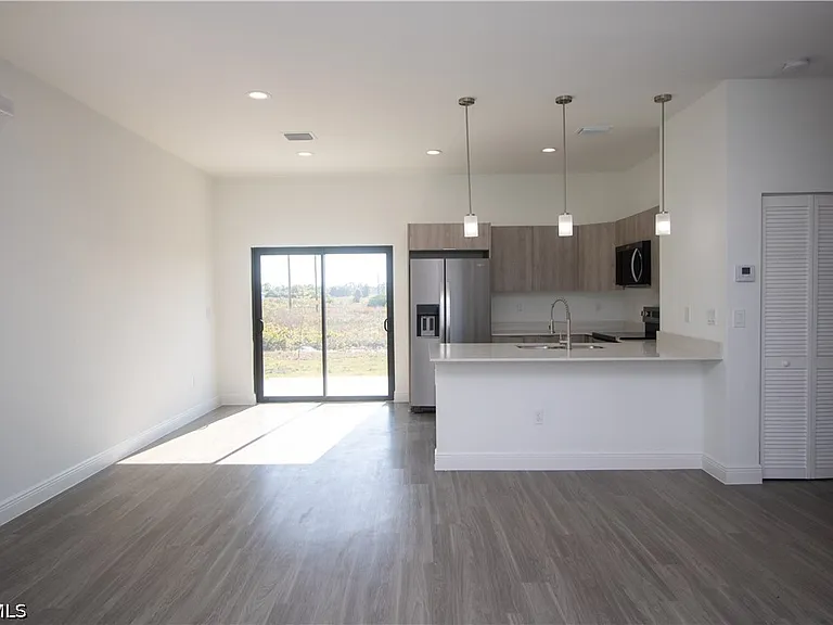 9004 W Justice Cir — Photo 11
