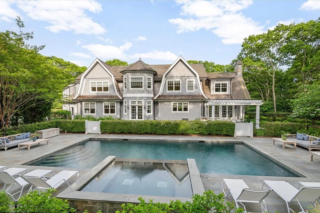 8 bed, 8.0 bath, 10051 sqft, $250,000 — Photo 2
