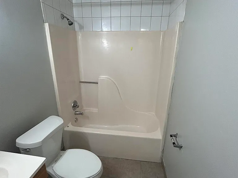 120 Michael Ave #B — Photo 7