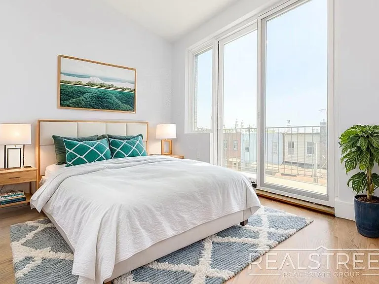 98 Himrod St #3R — Photo 6