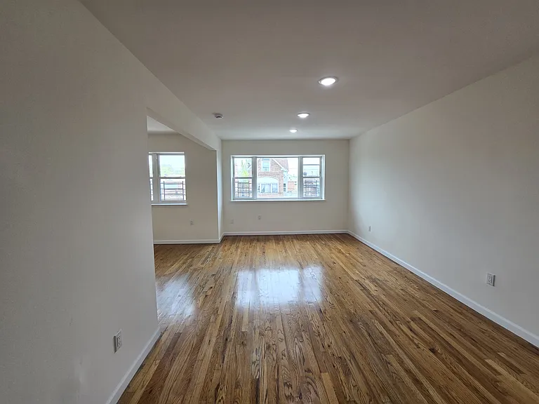 2515 Hone Ave #3 — Photo 9