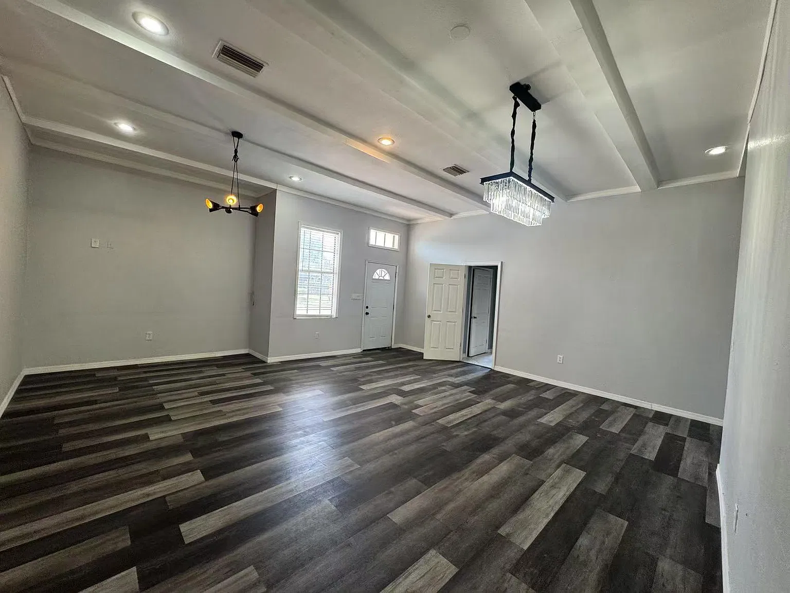 3 bed, 2881 sqft, $2,580 — Photo 3