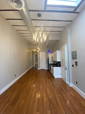 Rented by Aron Fried, LREB | media 4